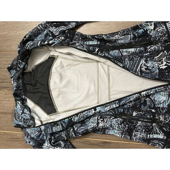 Lululemon Define Jacket size 6 - Picture 6 of 6